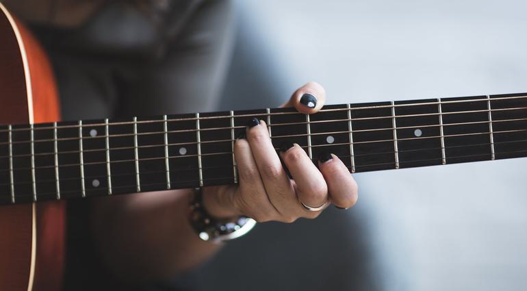 Domina la Técnica: Consejos para Tocar Acordes Perfectos